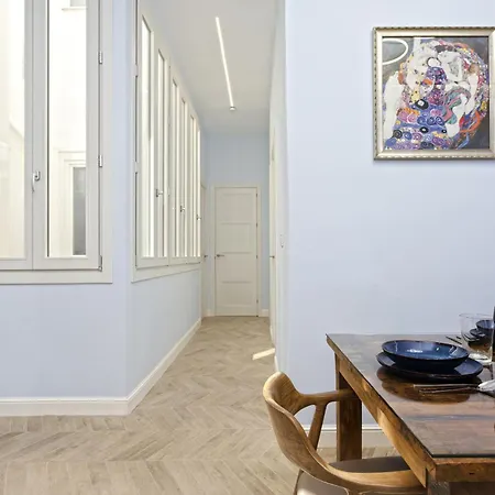 -malagasunapts-picasso Classic Malaga