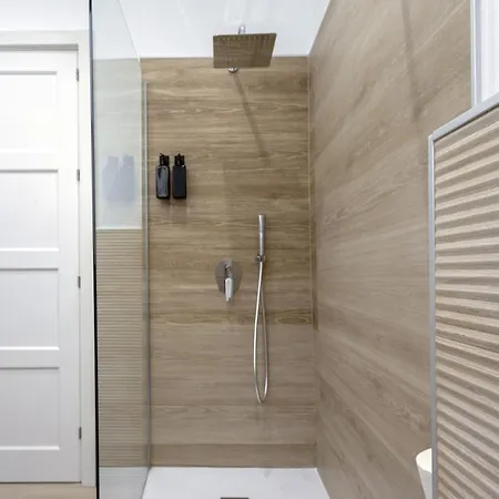-malagasunapts-picasso Classic Apartment *
